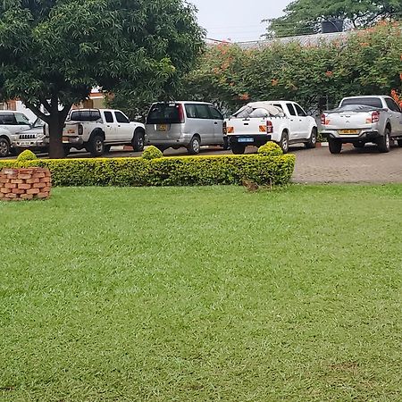 Lucia Villas Mbale Bagian luar foto