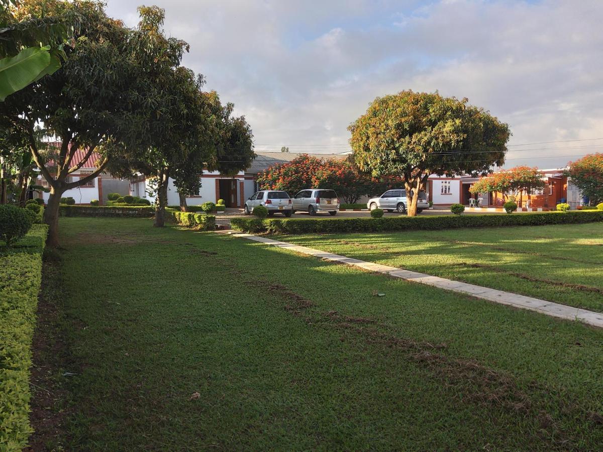Lucia Villas Mbale Bagian luar foto