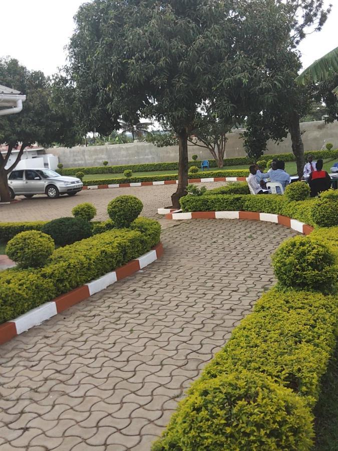 Lucia Villas Mbale Bagian luar foto