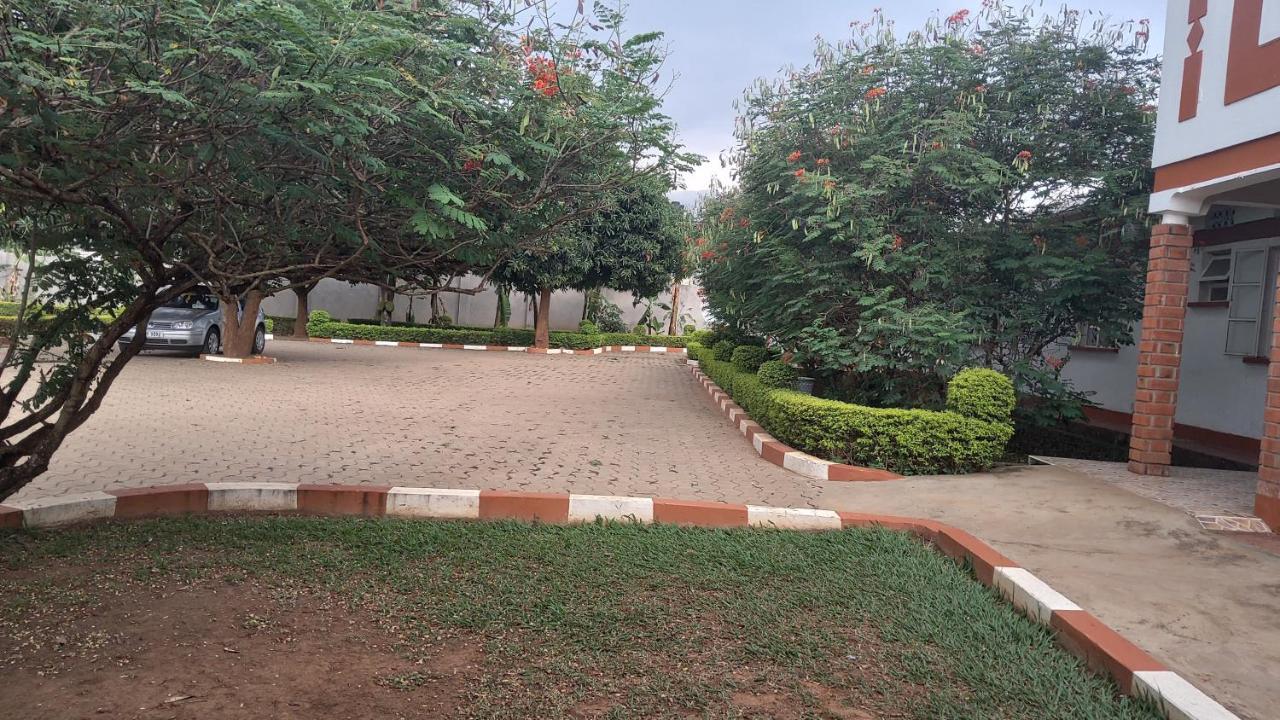 Lucia Villas Mbale Bagian luar foto