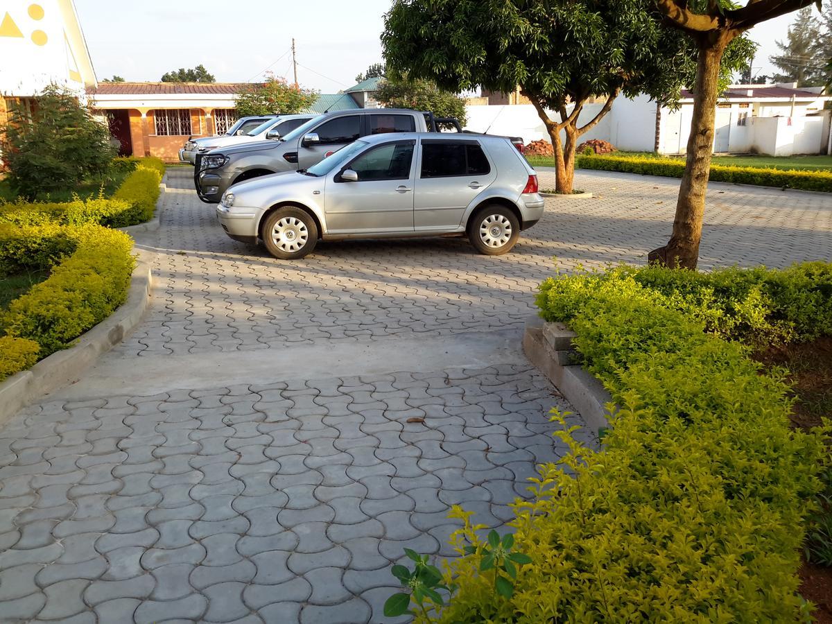 Lucia Villas Mbale Bagian luar foto