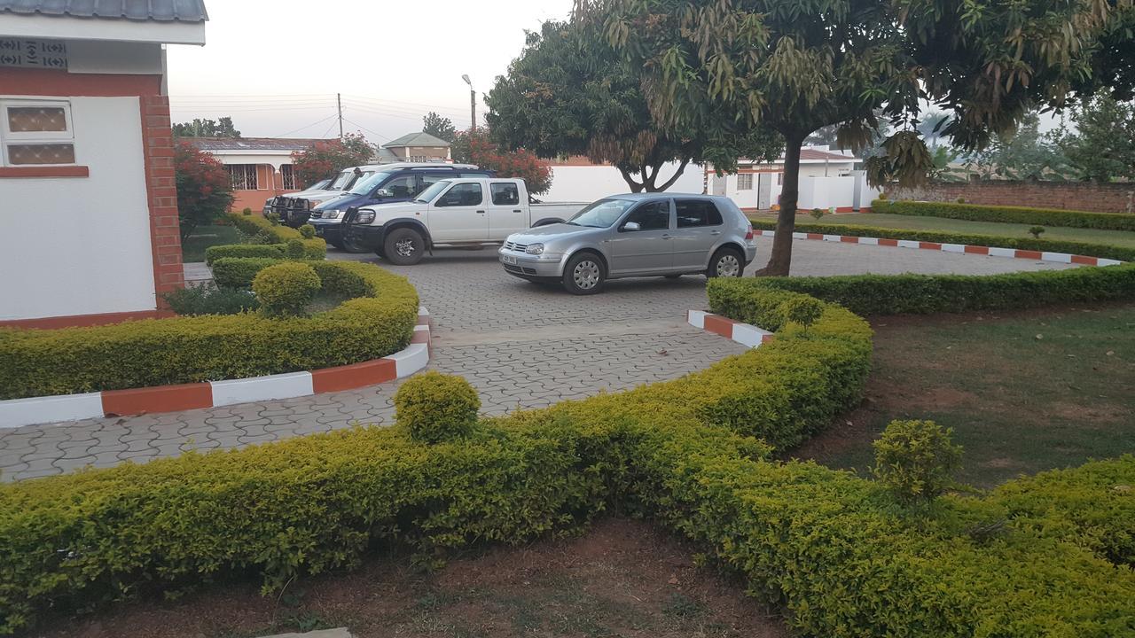 Lucia Villas Mbale Bagian luar foto