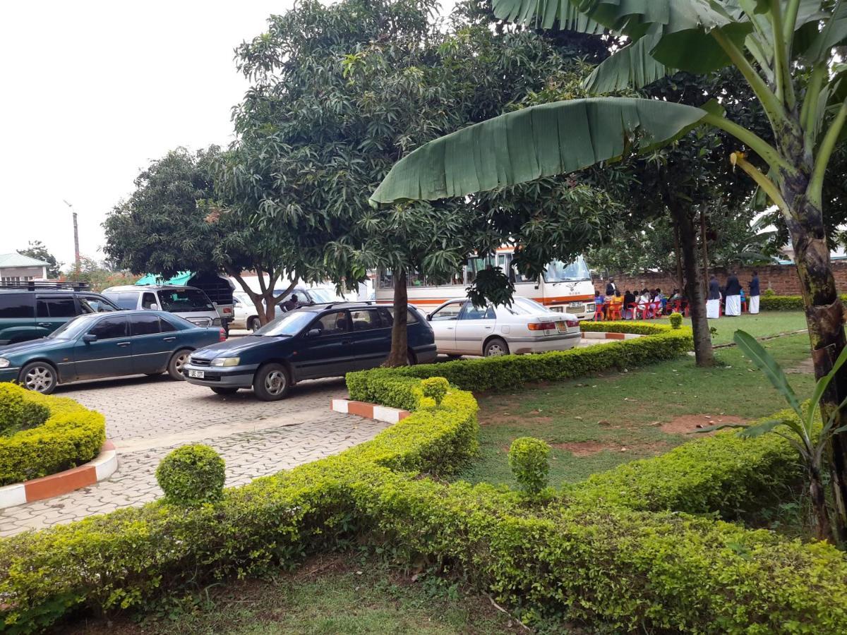 Lucia Villas Mbale Bagian luar foto